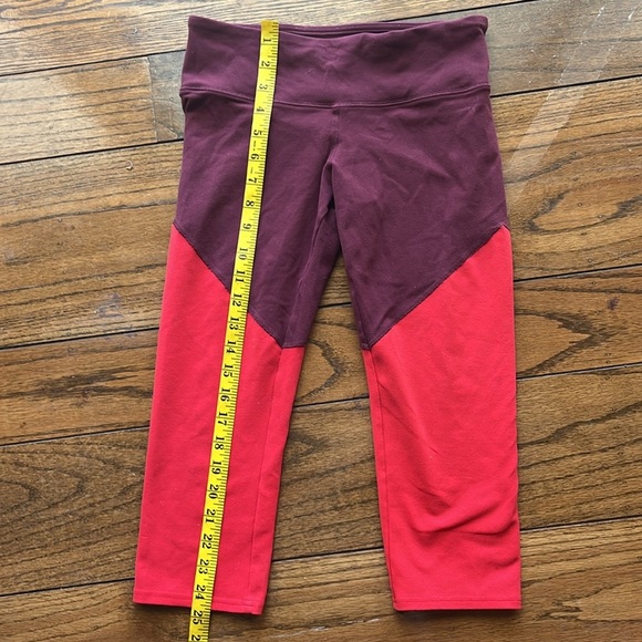 Alo Electra Mid Rise Two Toned Crop Leggings Burgundy Red Size S - Picture 3 of 6